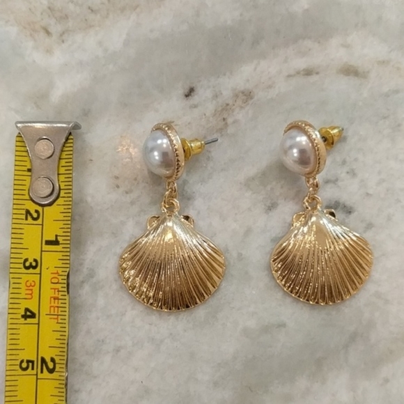 14K Gold Plated Sea Shell Pearl Earrings - Picture 3 of 4